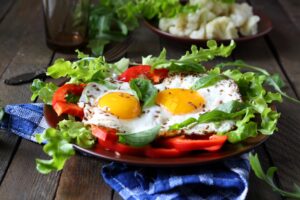 high protein 1 scaled 300x200 - fried eggs with herbs and paprika for breakfast